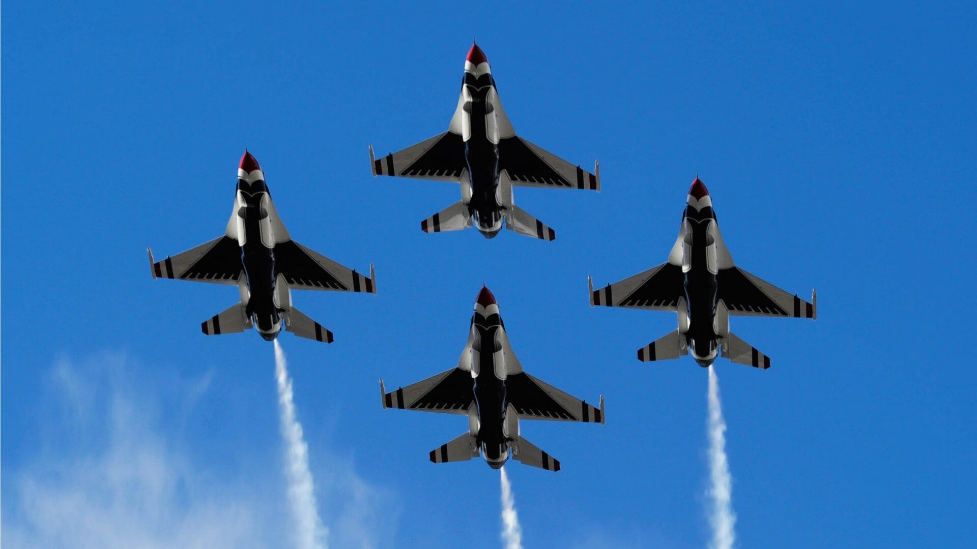 东亚杯国足爆冷 球迷呼吁调整阵容，国足东亚杯比赛直播