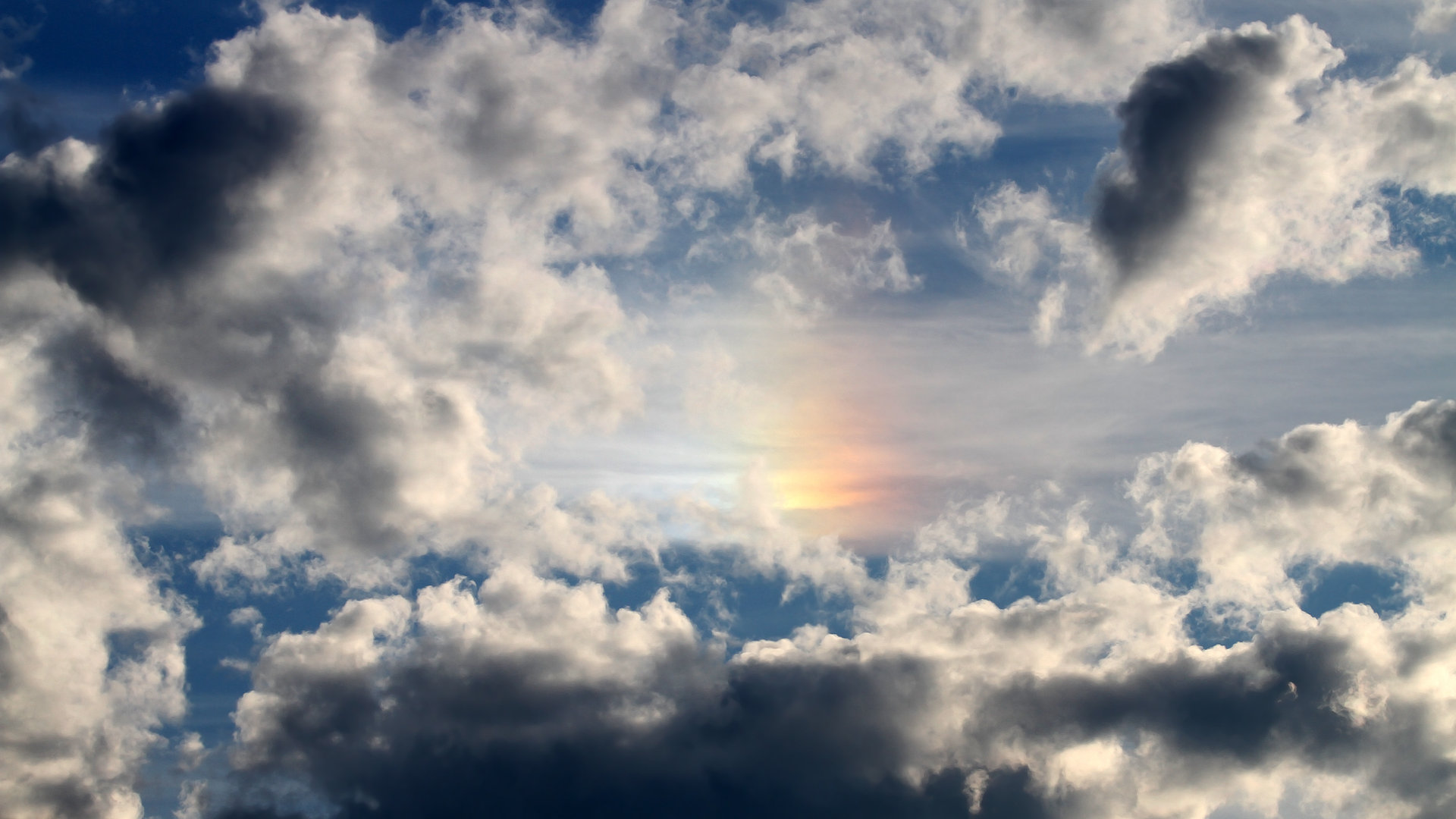 罚球线附近的进攻战术多样化趋势，罚球线足球