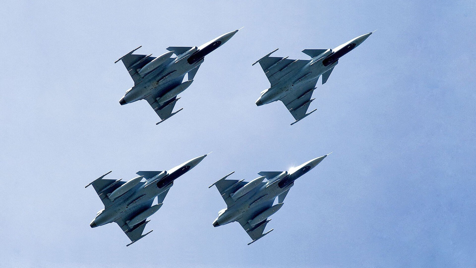 英超激烈竞争，豪门纷纷发起冲击