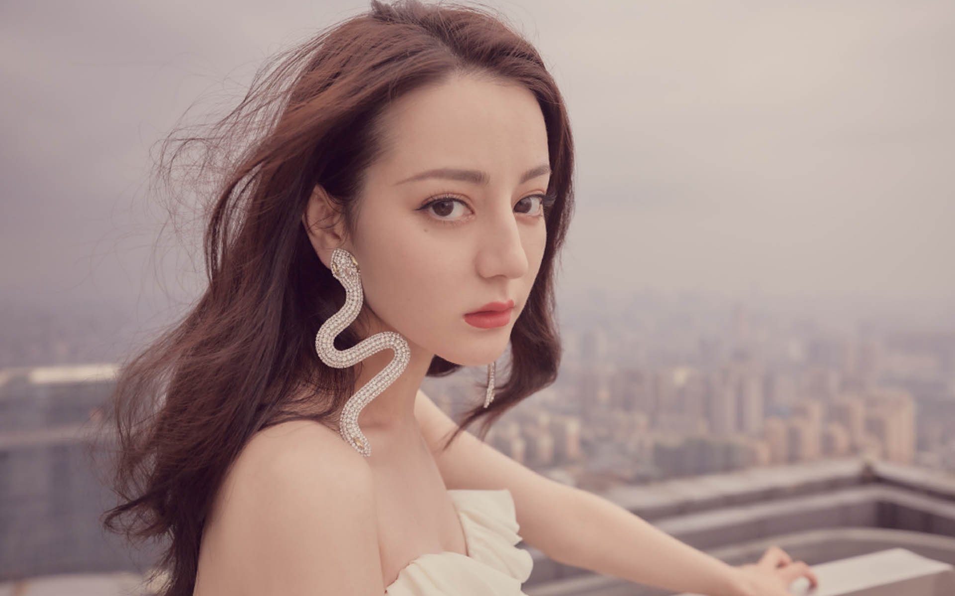 中国足球联赛赛程密度对球员疲劳影响与轮换策略，足球联赛水平